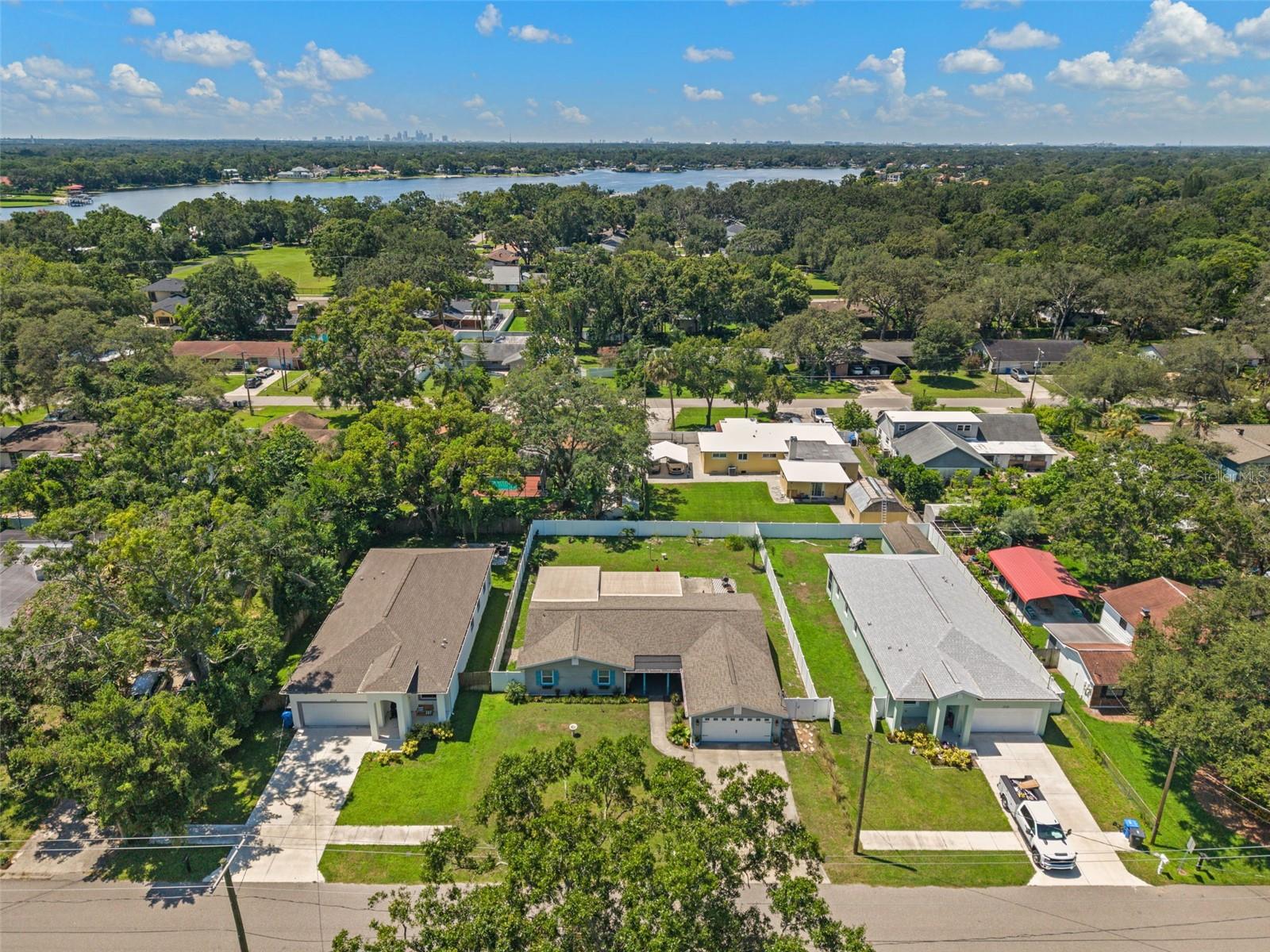 2526 LAKE ELLEN LN