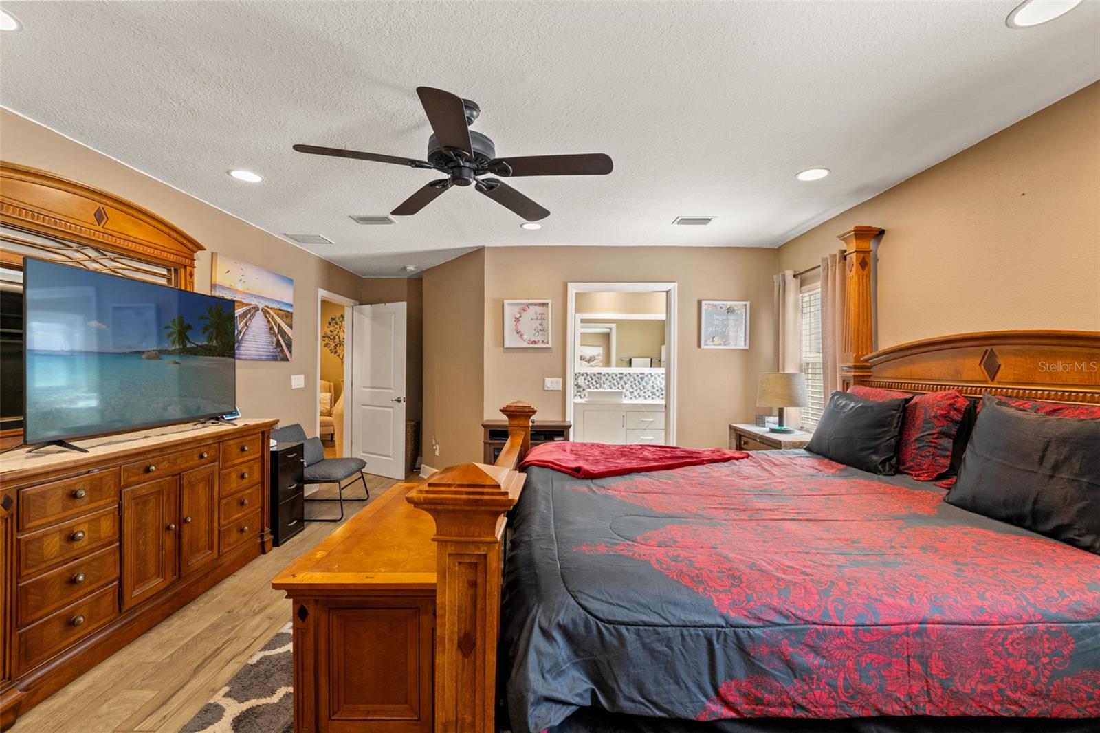 2526 LAKE ELLEN LN