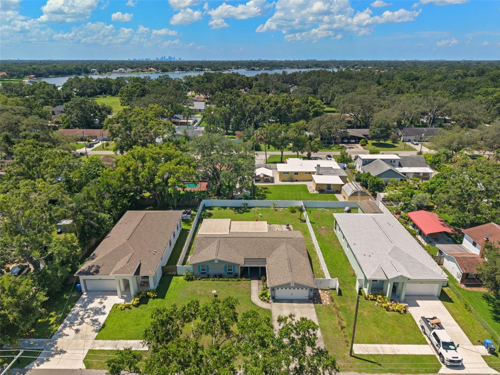 2526 LAKE ELLEN LN