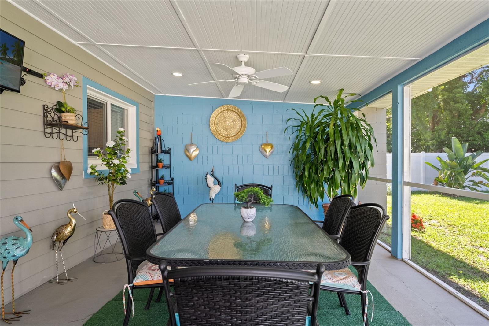 2526 LAKE ELLEN LN