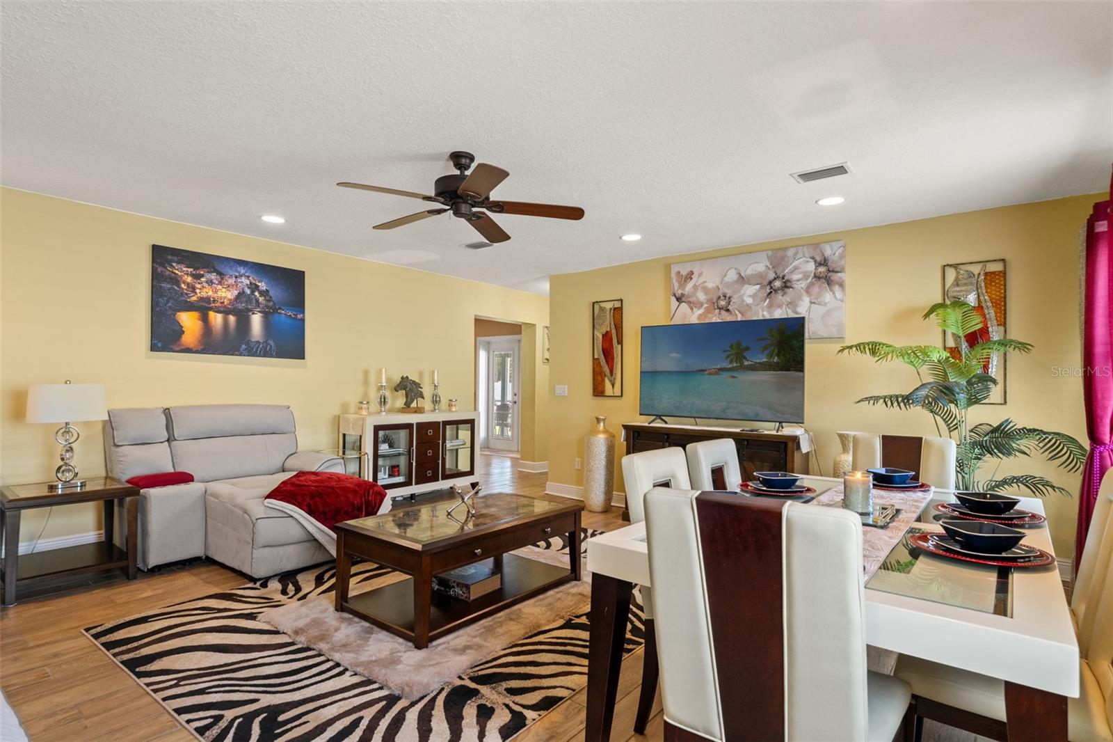 2526 LAKE ELLEN LN