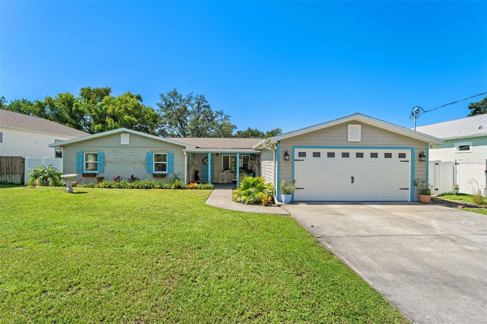 2526 LAKE ELLEN LN