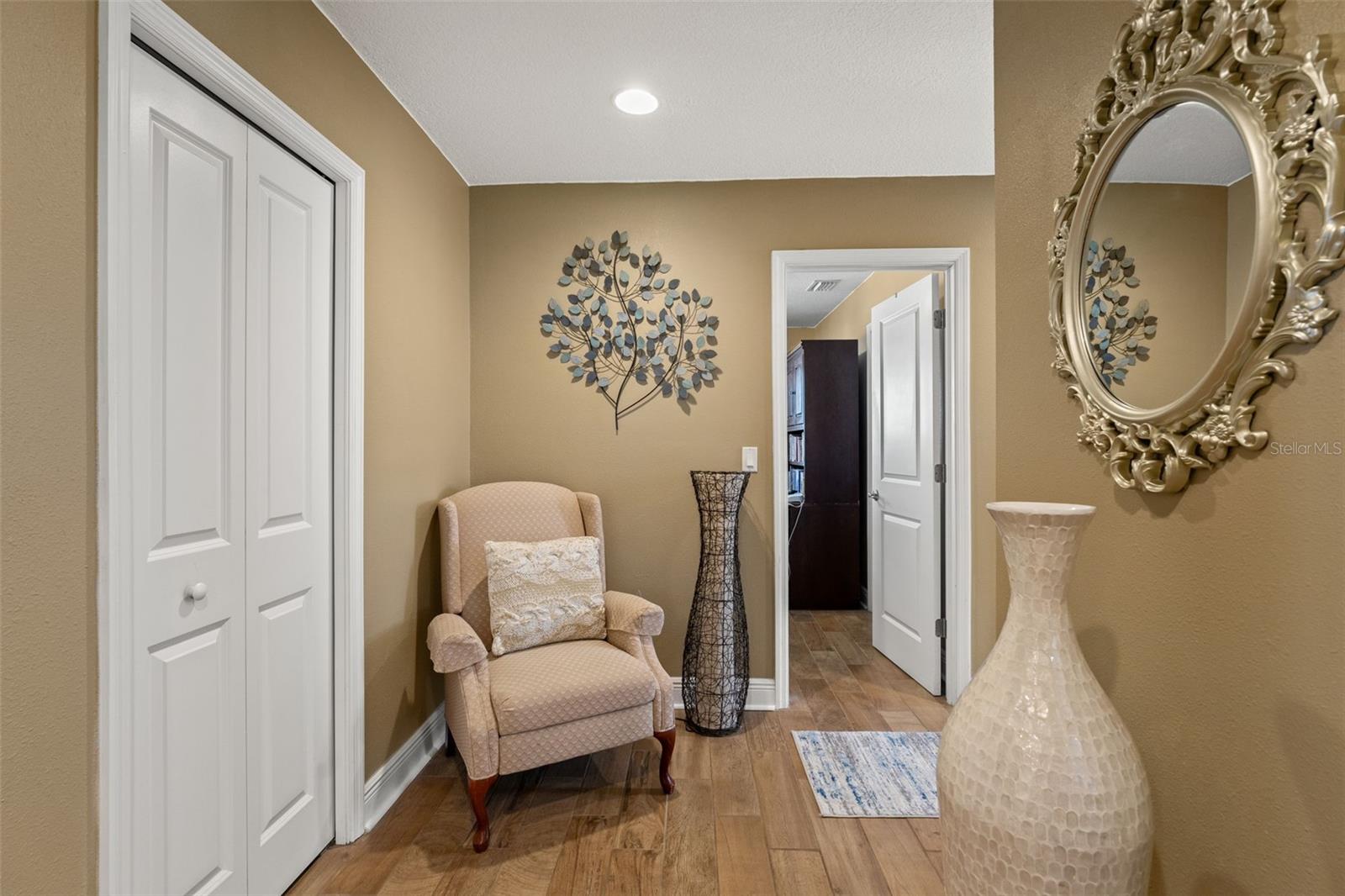 2526 LAKE ELLEN LN
