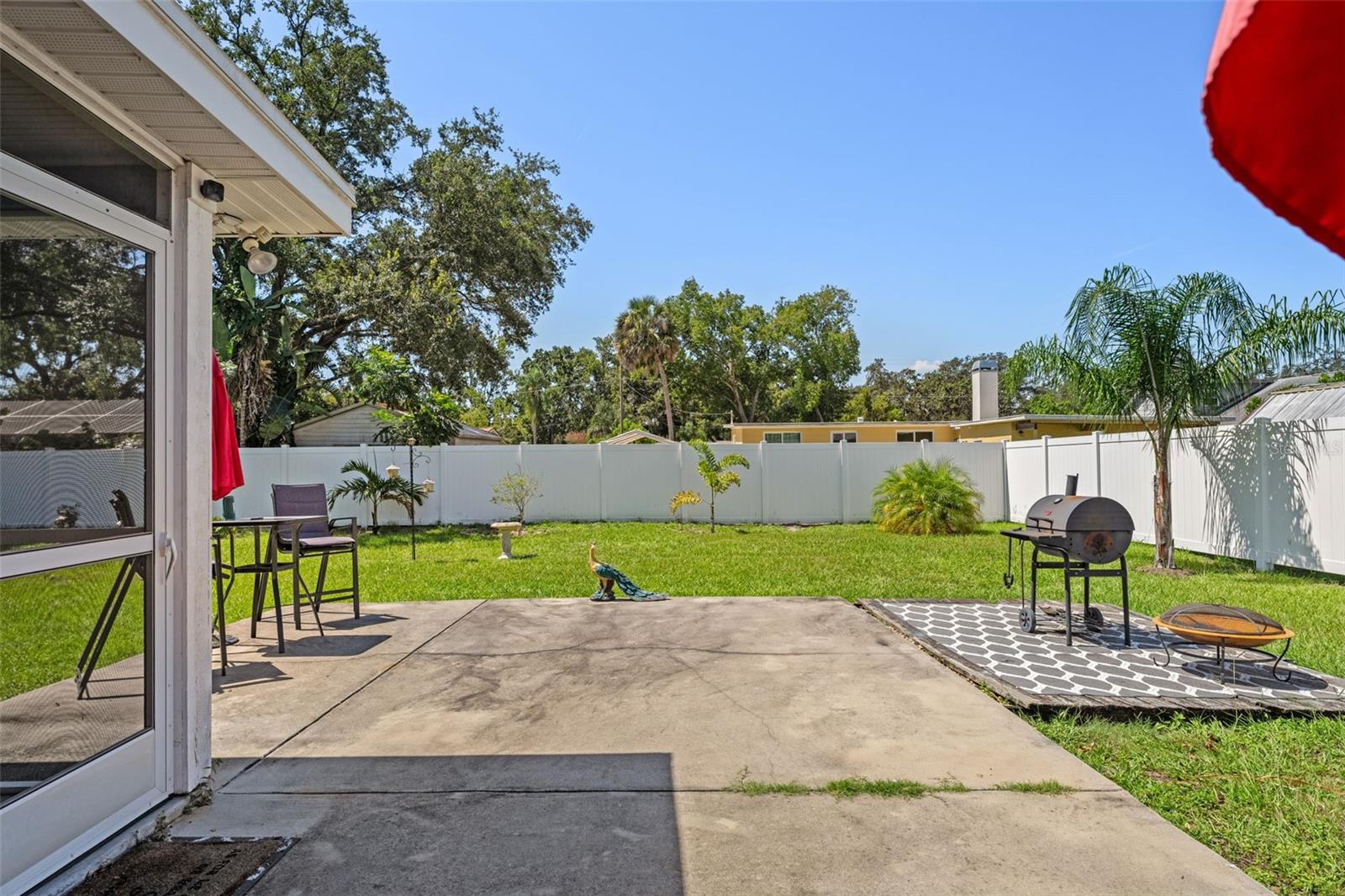 2526 LAKE ELLEN LN