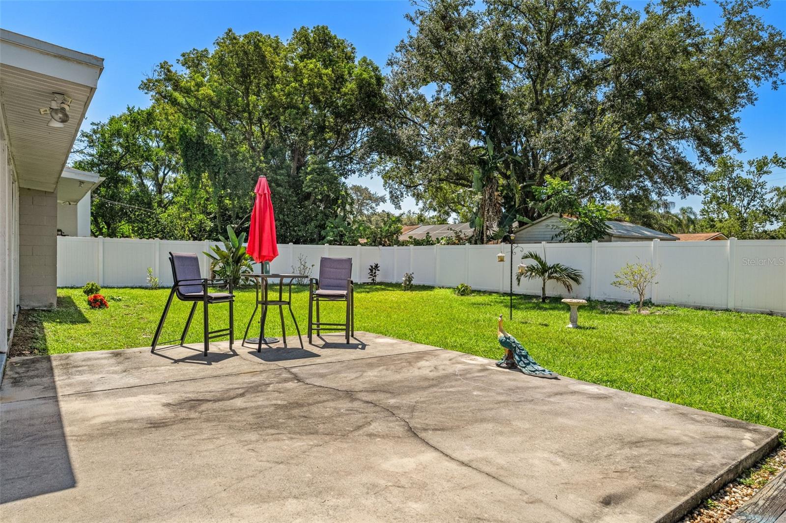 2526 LAKE ELLEN LN