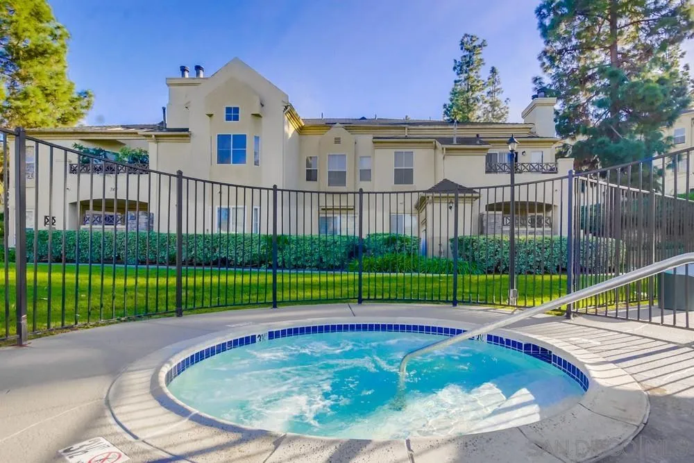 2015 Lakeridge Cir Unit 102