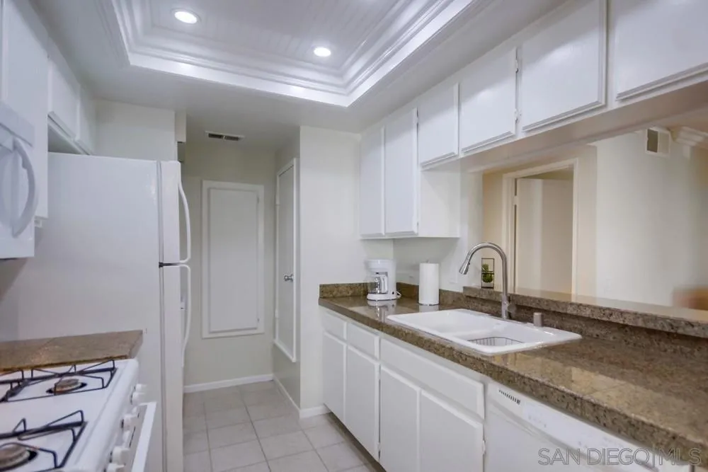 2015 Lakeridge Cir Unit 102