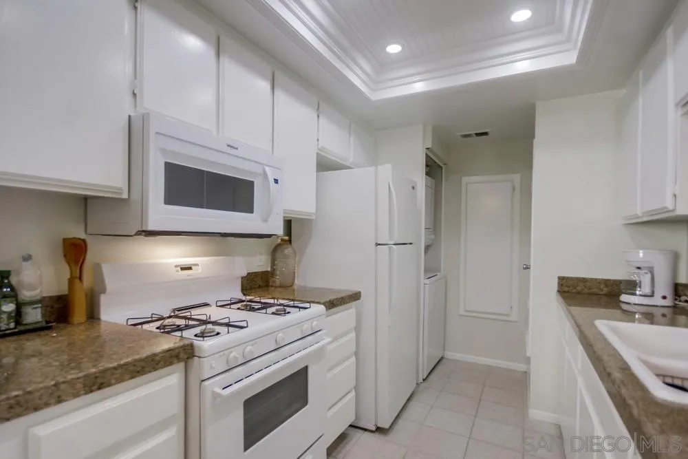 2015 Lakeridge Cir Unit 102