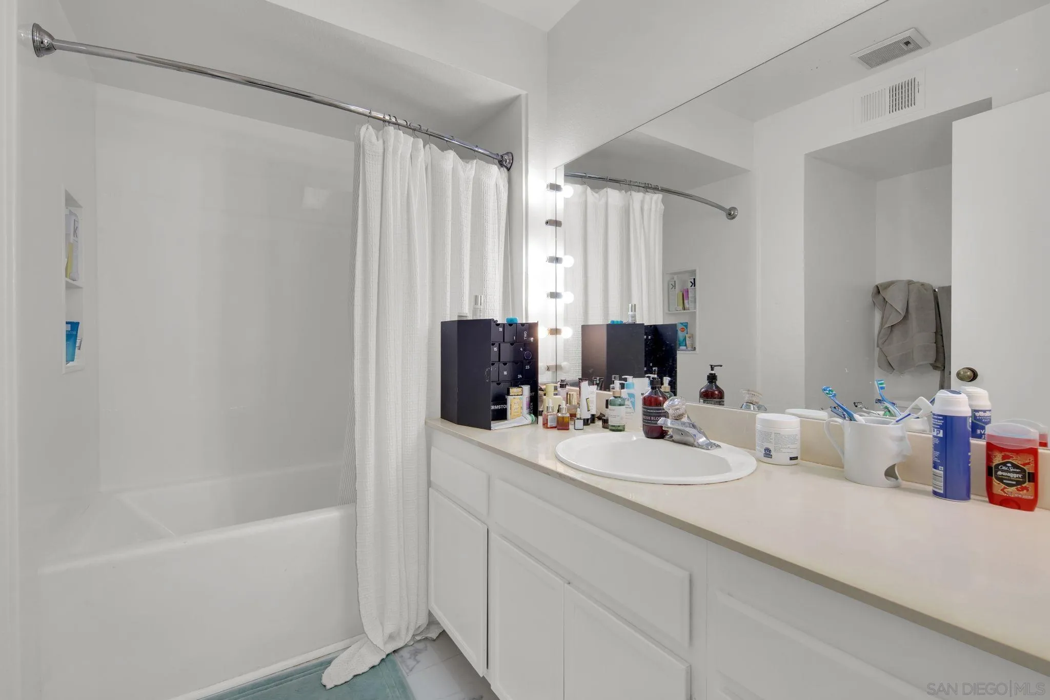 7245 Navajo Rd Unit D250