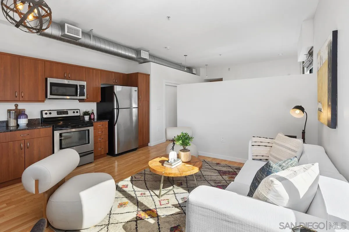 889 Date St. Unit 447