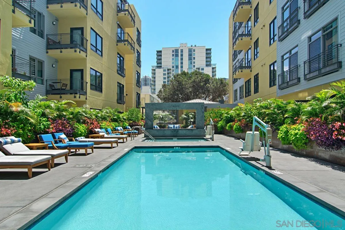 889 Date St. Unit 447