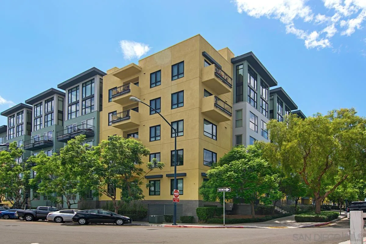 889 Date St. Unit 447