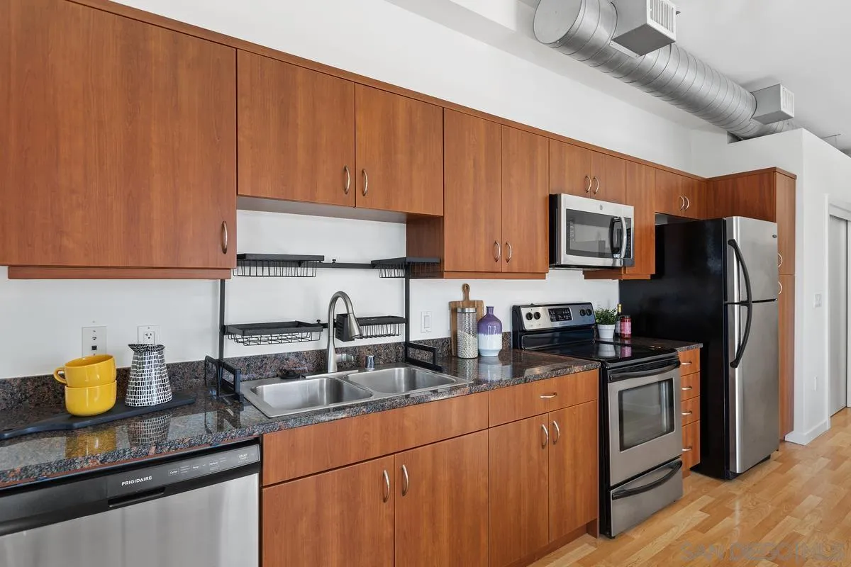 889 Date St. Unit 447