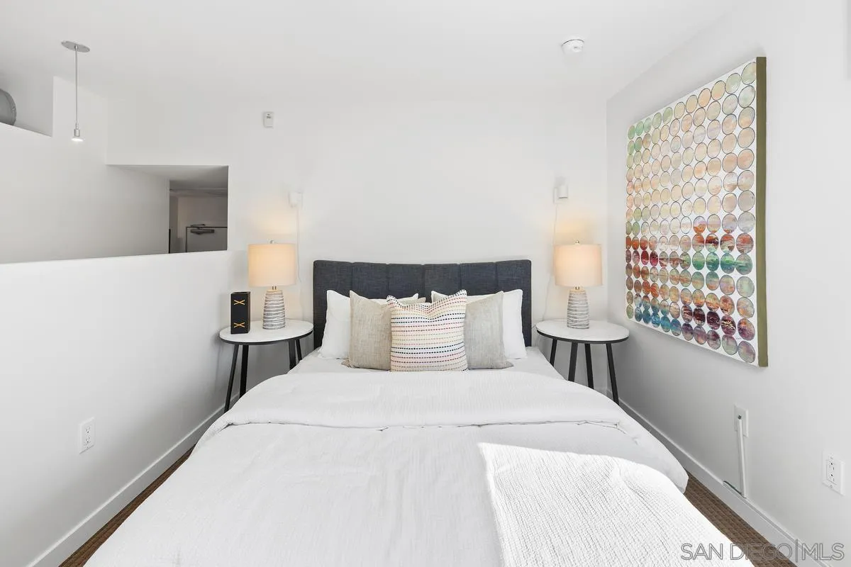 889 Date St. Unit 447