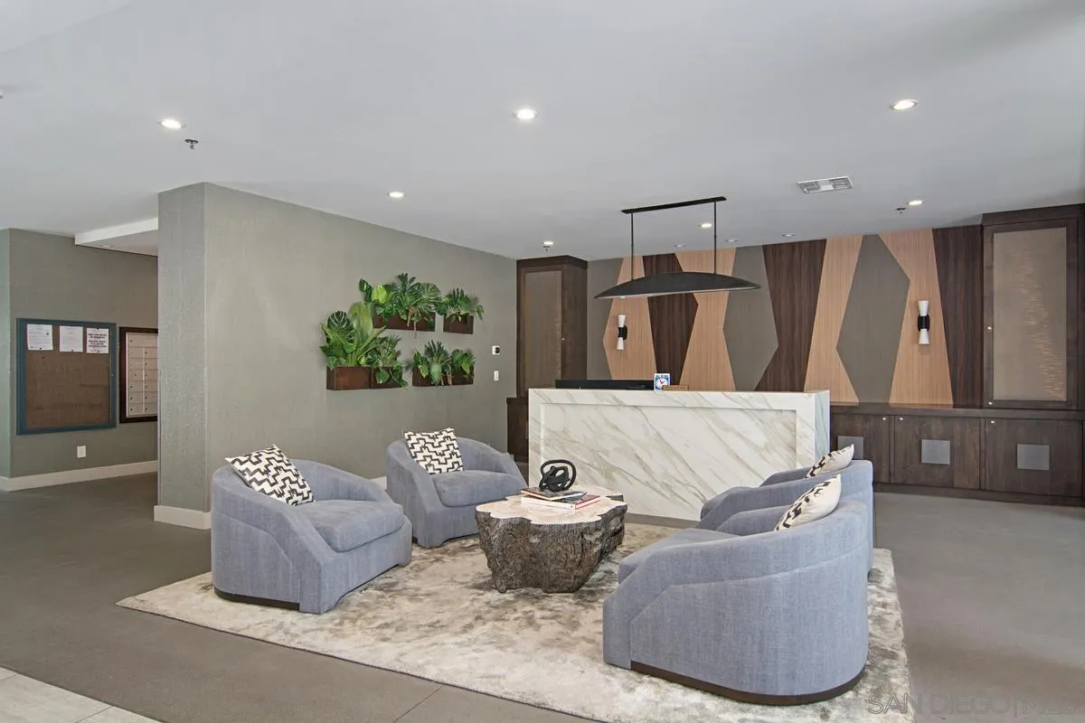 889 Date St. Unit 447