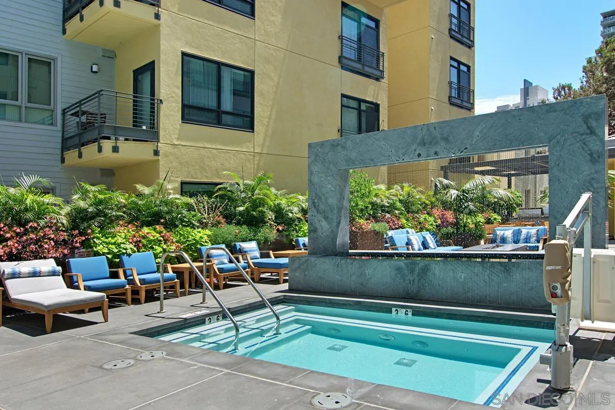 889 Date St. Unit 447