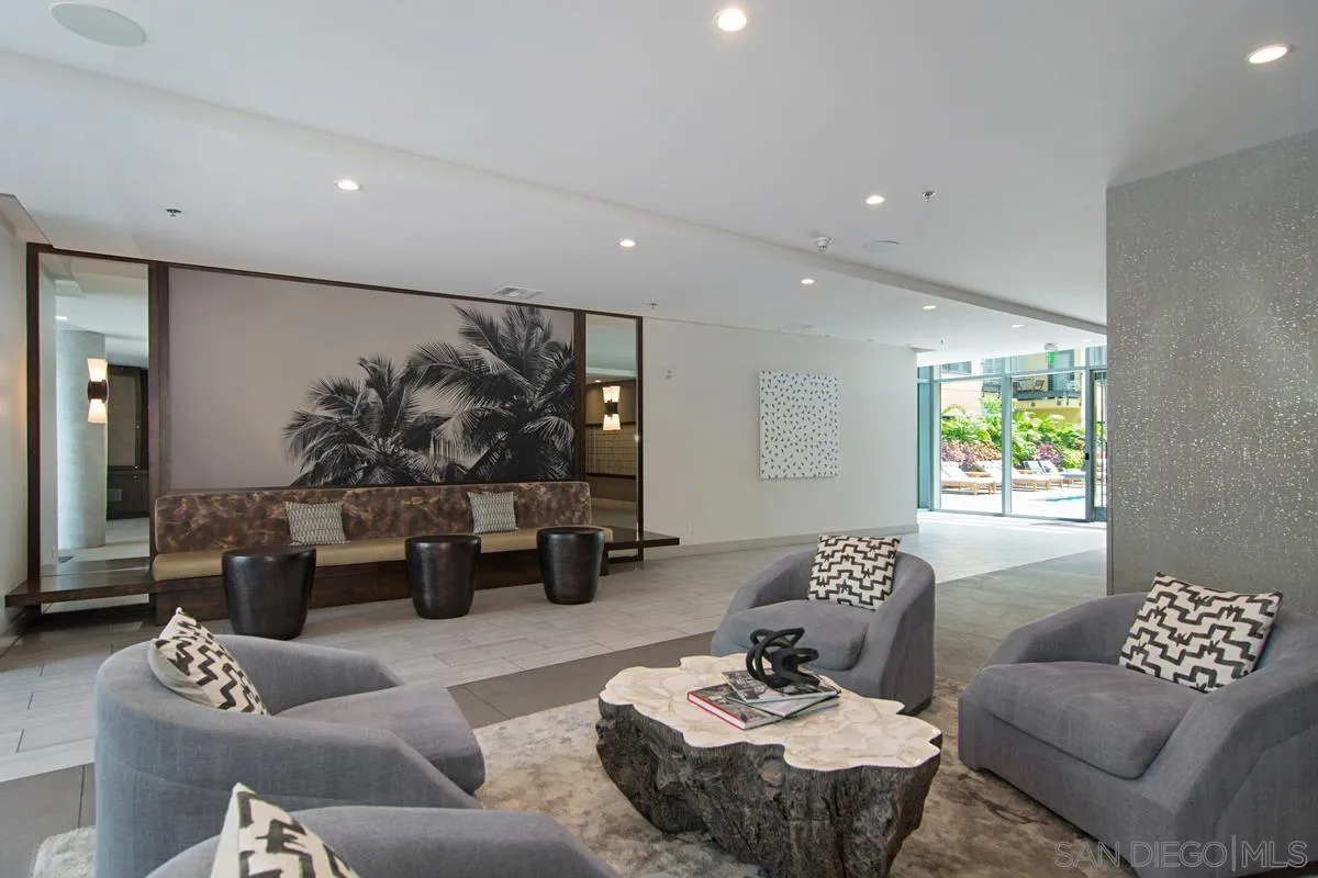 889 Date St. Unit 447