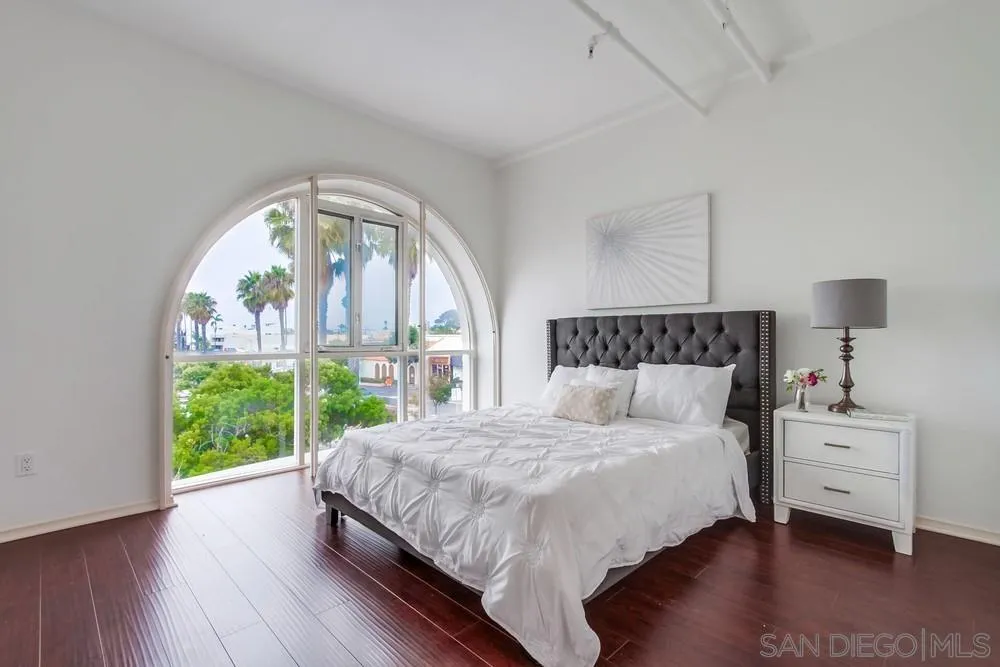 7514 Girard Ave Unit 22