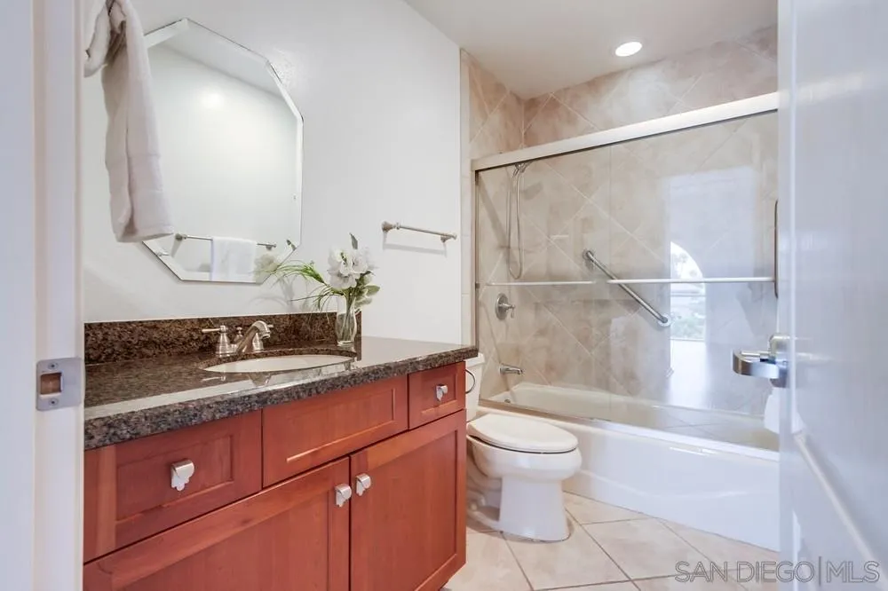 7514 Girard Ave Unit 22