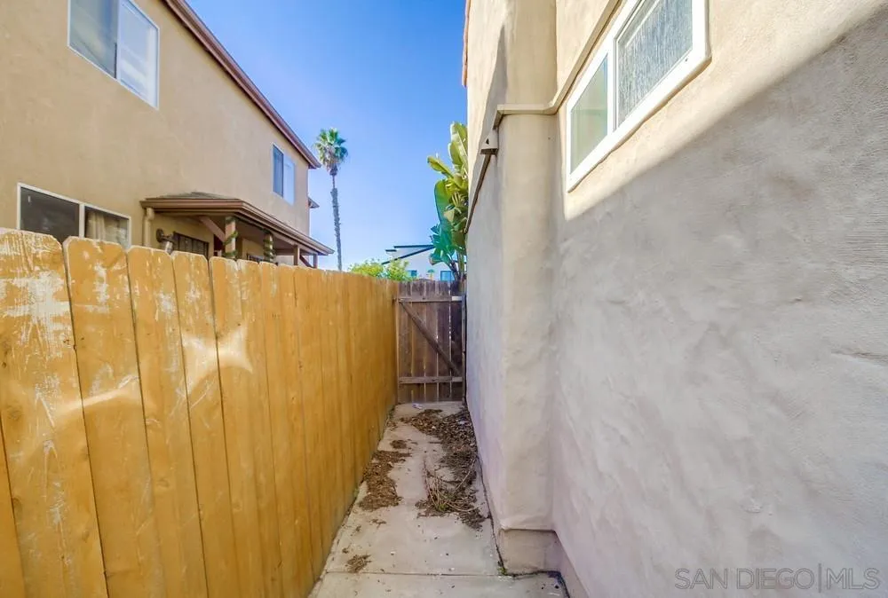 3769 Wilson Ave Unit 2