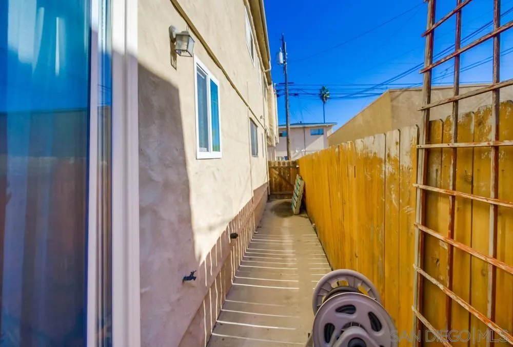 3769 Wilson Ave Unit 2