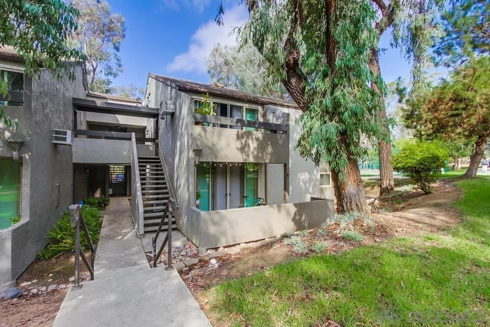 1350 N Escondido Blvd Unit: 67