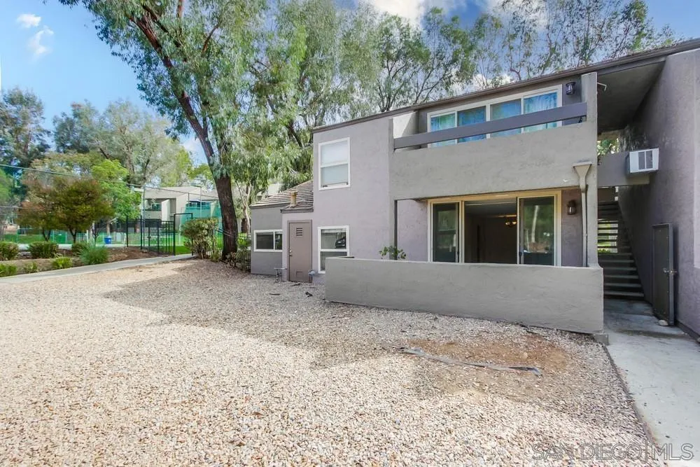 1350 N Escondido Blvd Unit: 67