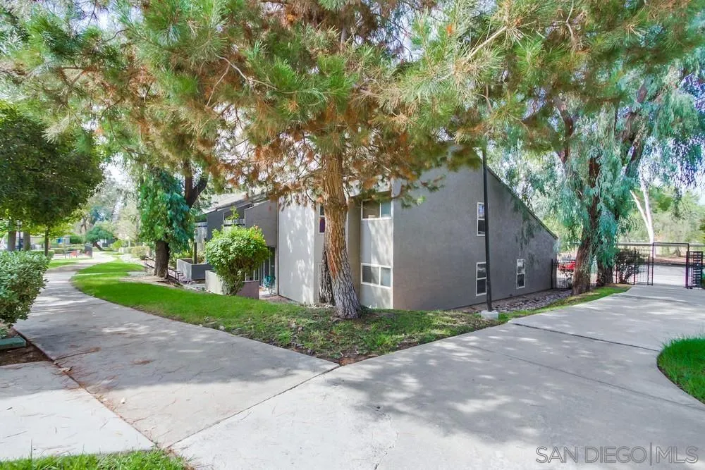 1350 N Escondido Blvd Unit: 67