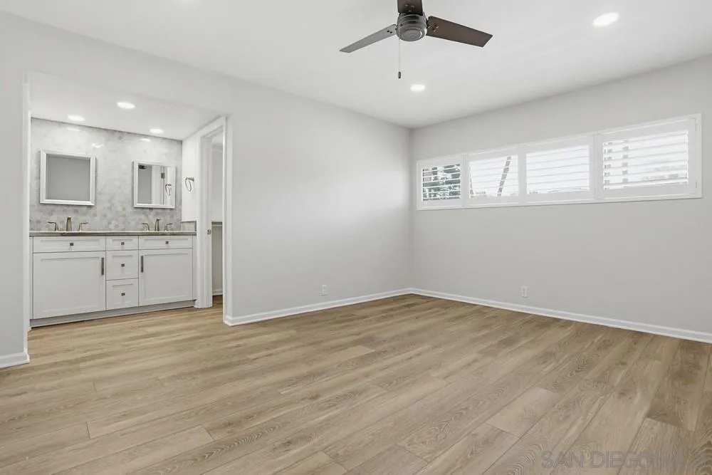 2564 Navarra Dr Unit 206