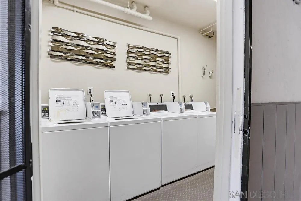 2564 Navarra Dr Unit 206