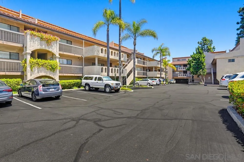 2564 Navarra Dr Unit 206