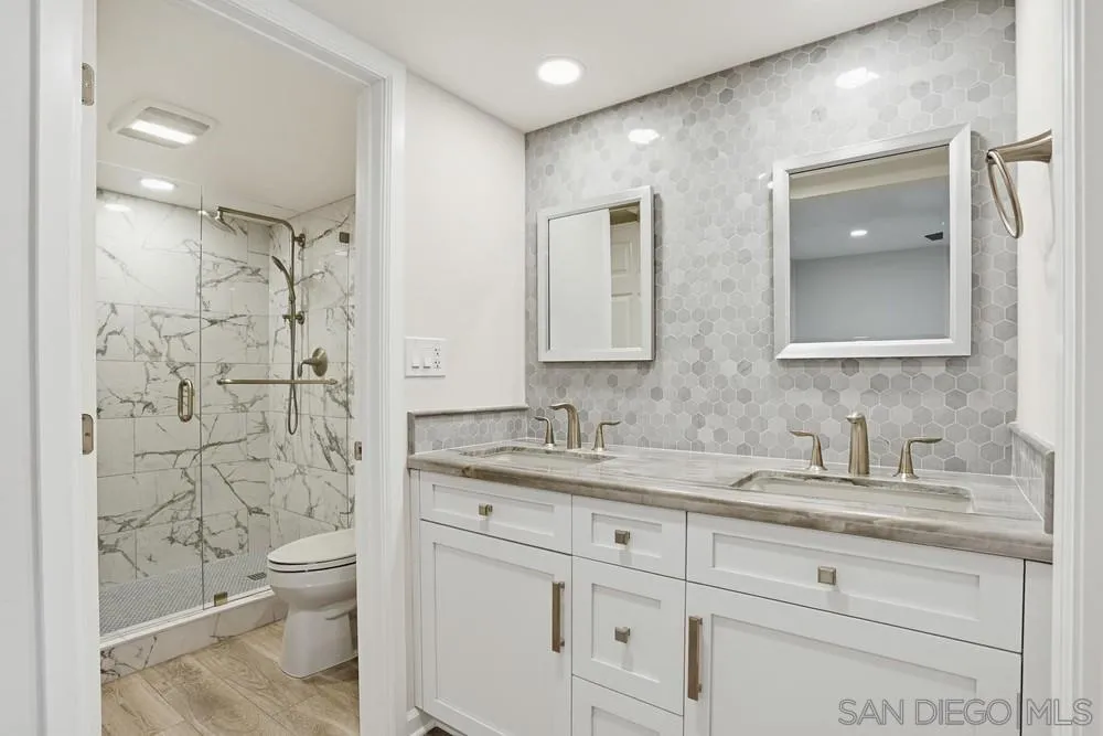 2564 Navarra Dr Unit 206
