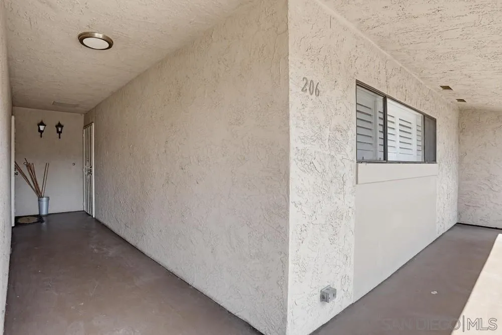 2564 Navarra Dr Unit 206
