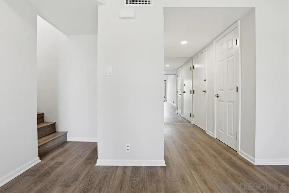 2564 Navarra Dr Unit 206