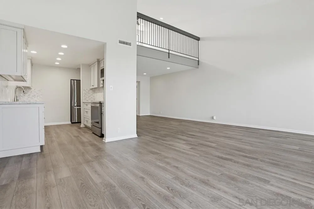 2564 Navarra Dr Unit 206