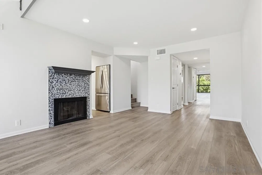 2564 Navarra Dr Unit 206