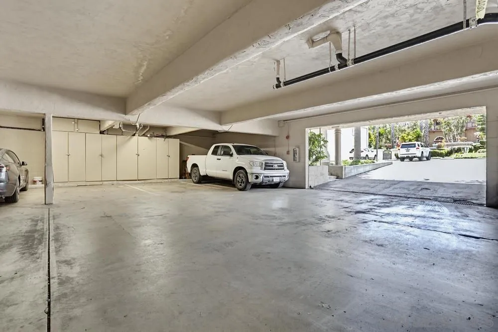 2564 Navarra Dr Unit 206