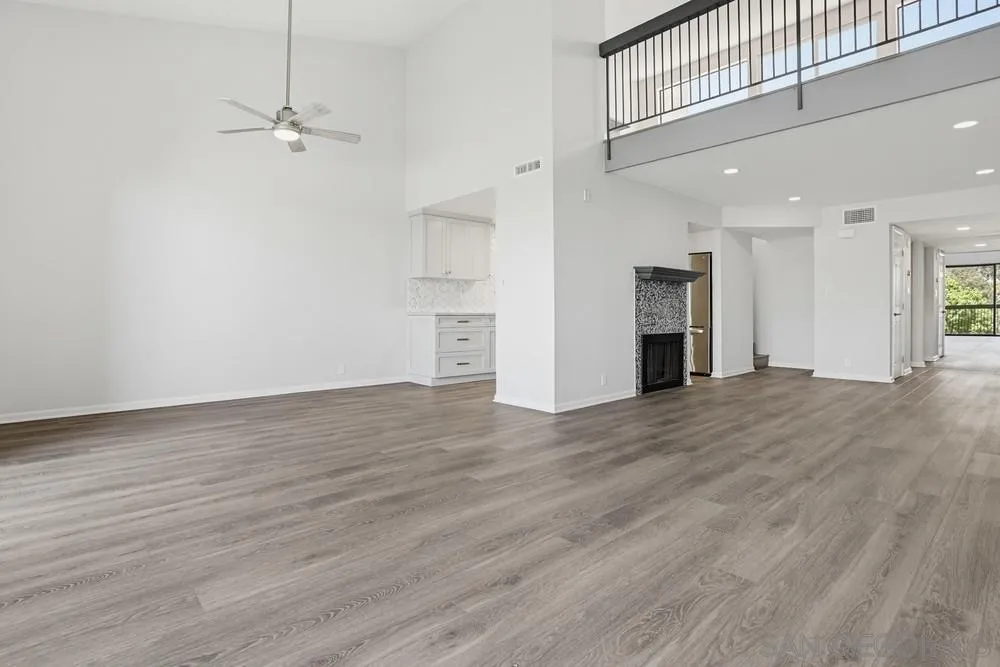 2564 Navarra Dr Unit 206