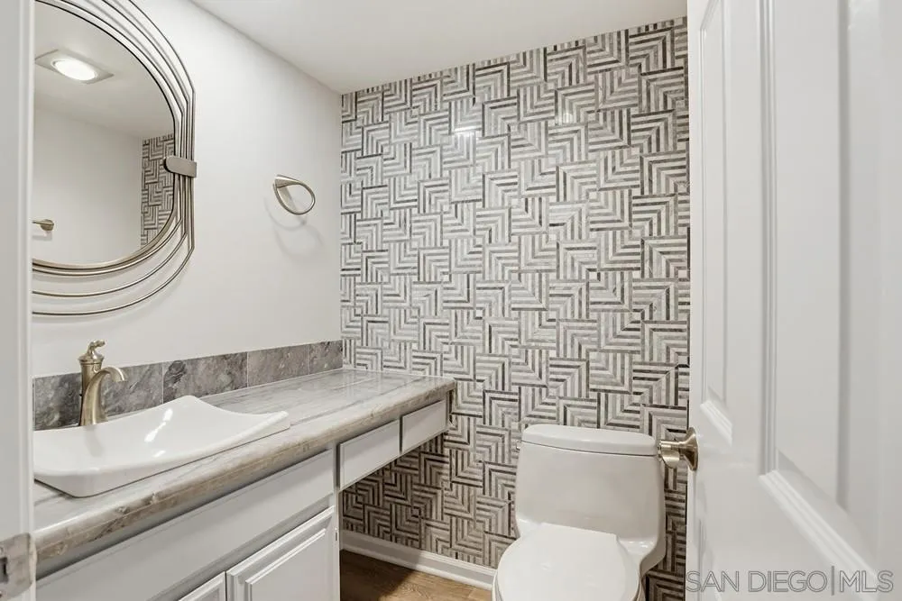 2564 Navarra Dr Unit 206