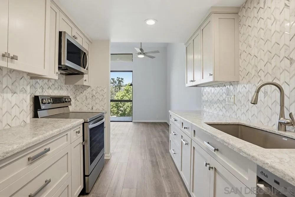 2564 Navarra Dr Unit 206