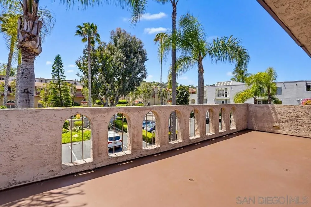 2564 Navarra Dr Unit 206