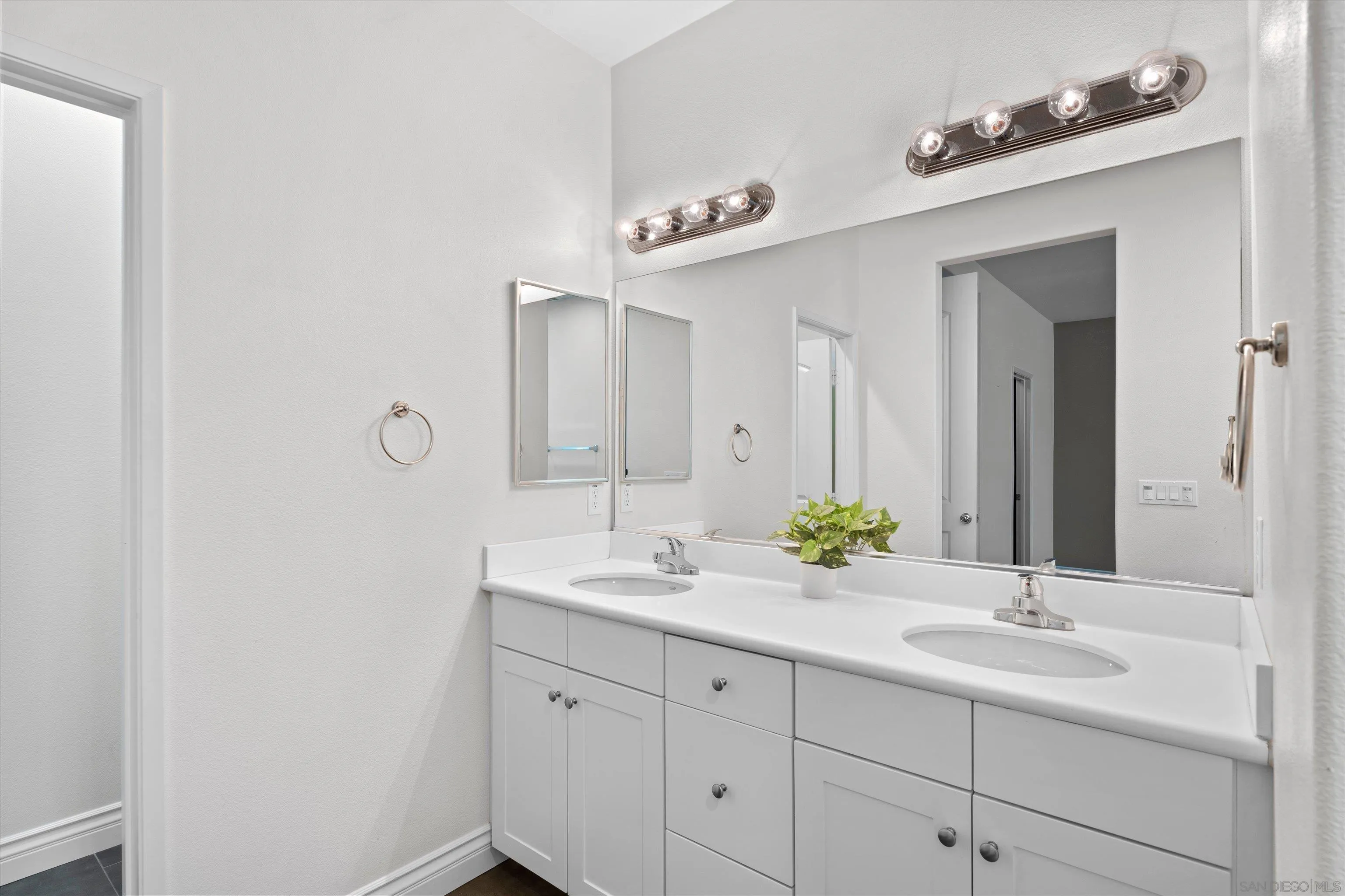 1360 Santa Victoria Rd Unit 3
