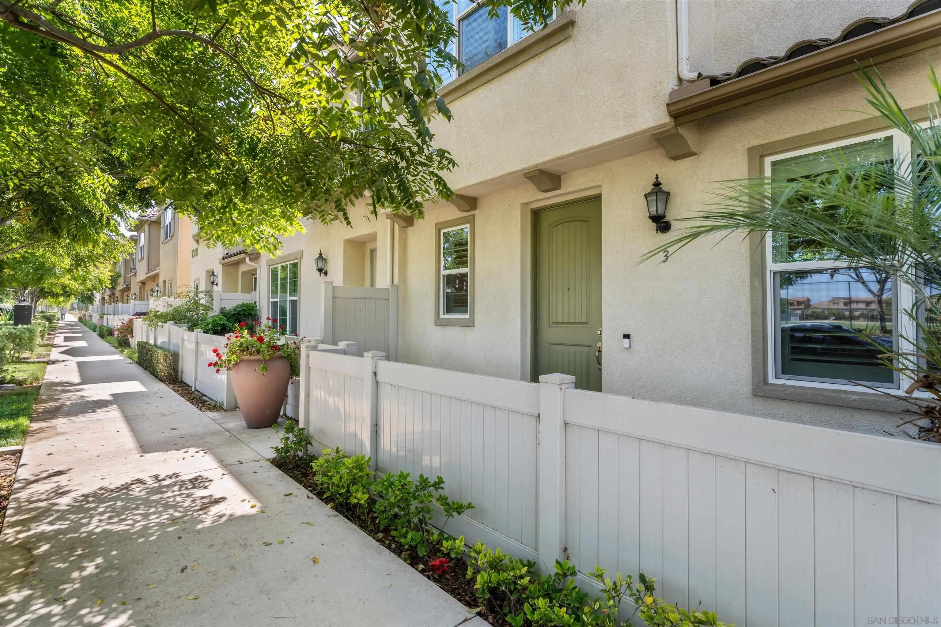 1360 Santa Victoria Rd Unit 3