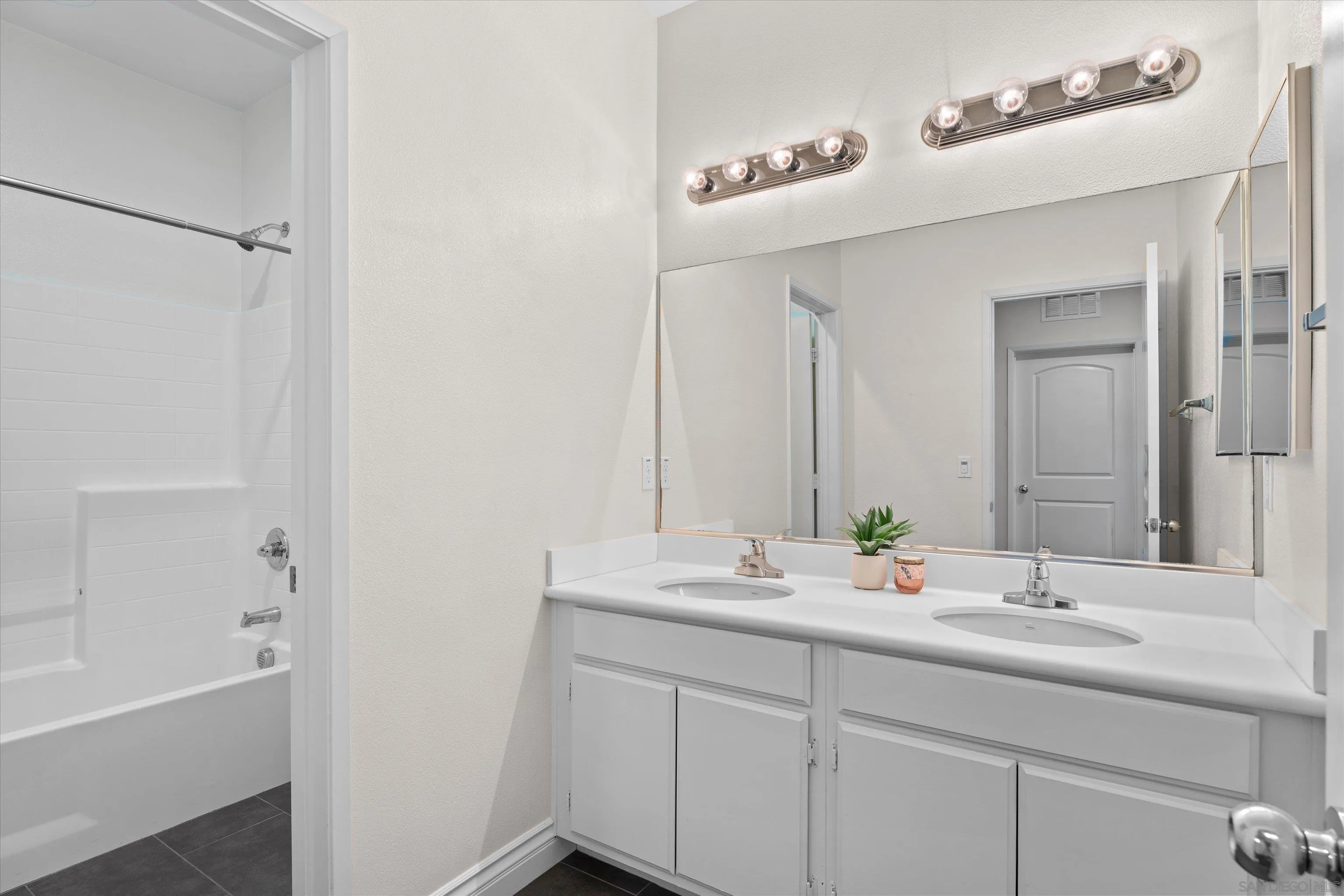 1360 Santa Victoria Rd Unit 3