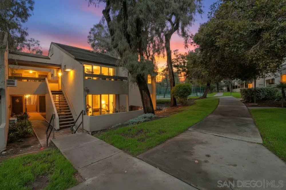 1350 N Escondido Blvd Unit: 67