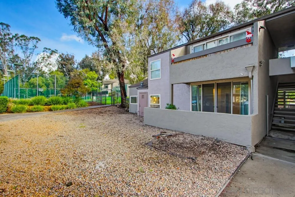 1350 N Escondido Blvd Unit: 67