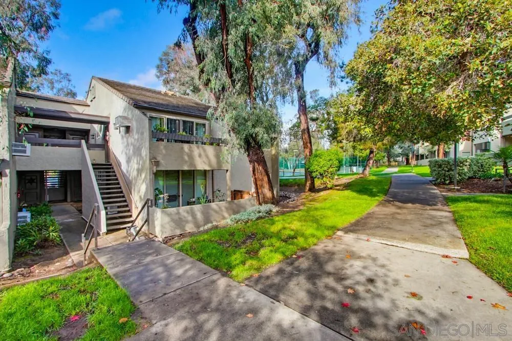 1350 N Escondido Blvd Unit: 67