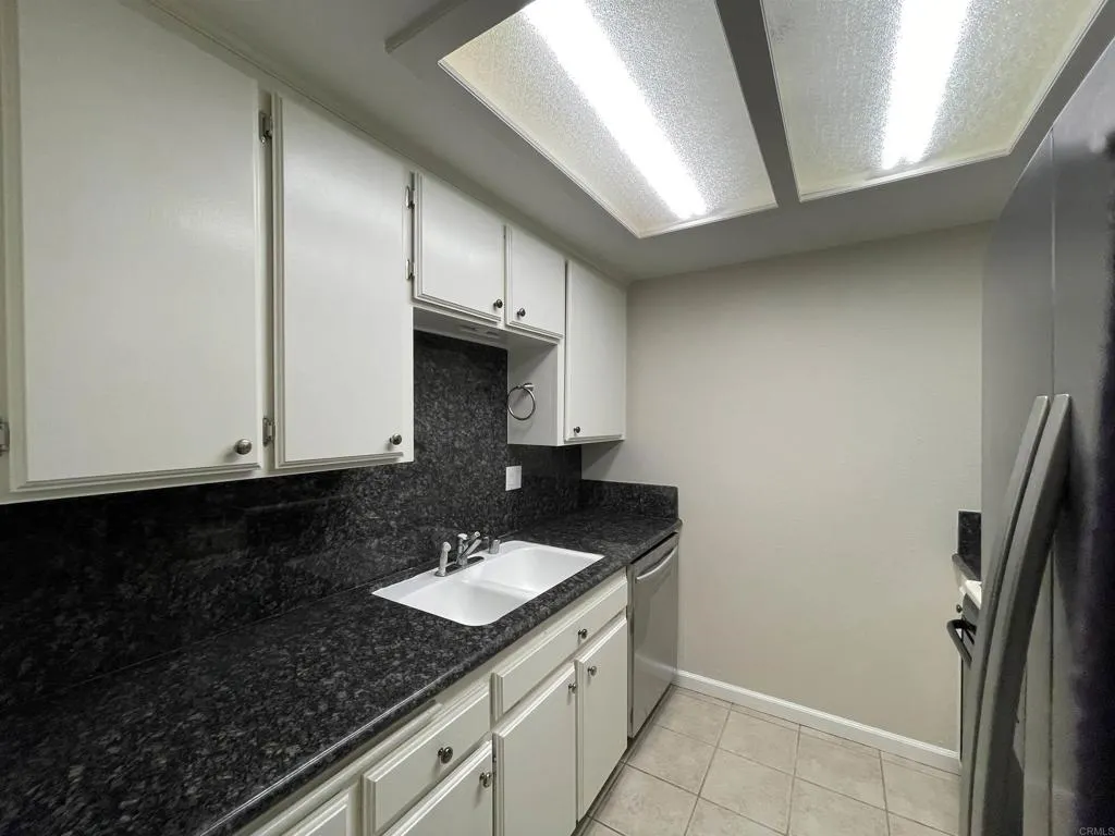 4452 Mentone Street Unit 205, Ocean Beach (san Diego) Unit: 205