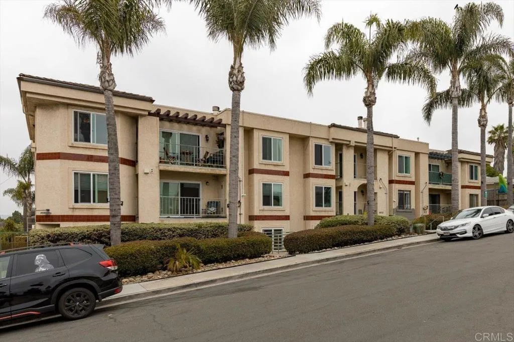 4452 Mentone Street Unit 205, Ocean Beach (san Diego) Unit: 205
