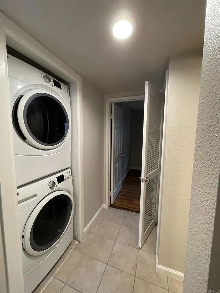 4452 Mentone Street Unit 205, Ocean Beach (san Diego) Unit: 205